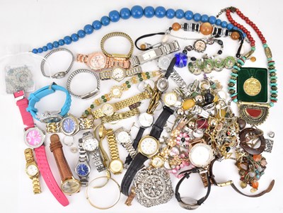 Lot 846 - Various mixed costume jewellery including a...