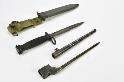 Lot 2562 - An American M7 bayonet with green scabbard and...