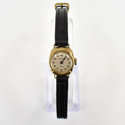 Lot 886 - SEKONDA; a ladies' 9ct gold wristwatch, the...