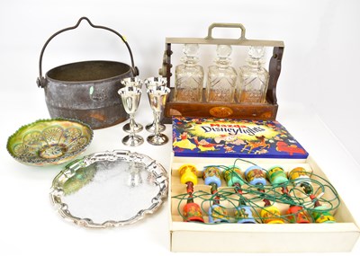 Lot 240 - Mixed collectibles, comprising a Fenton green...