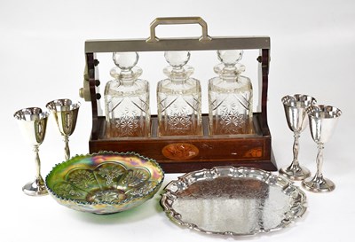 Lot 414 - Mixed collectibles, comprising a Fenton green...