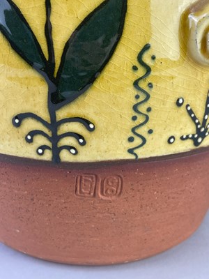 Lot 86 - BENNETT COOPER (1953-2002); a large slipware...