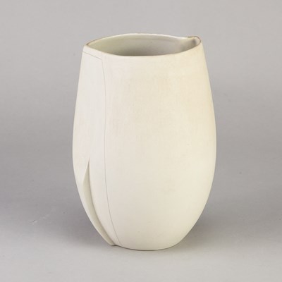 Lot 211 - ELAINE FLEMING DICK (born 1958); a porcelain...
