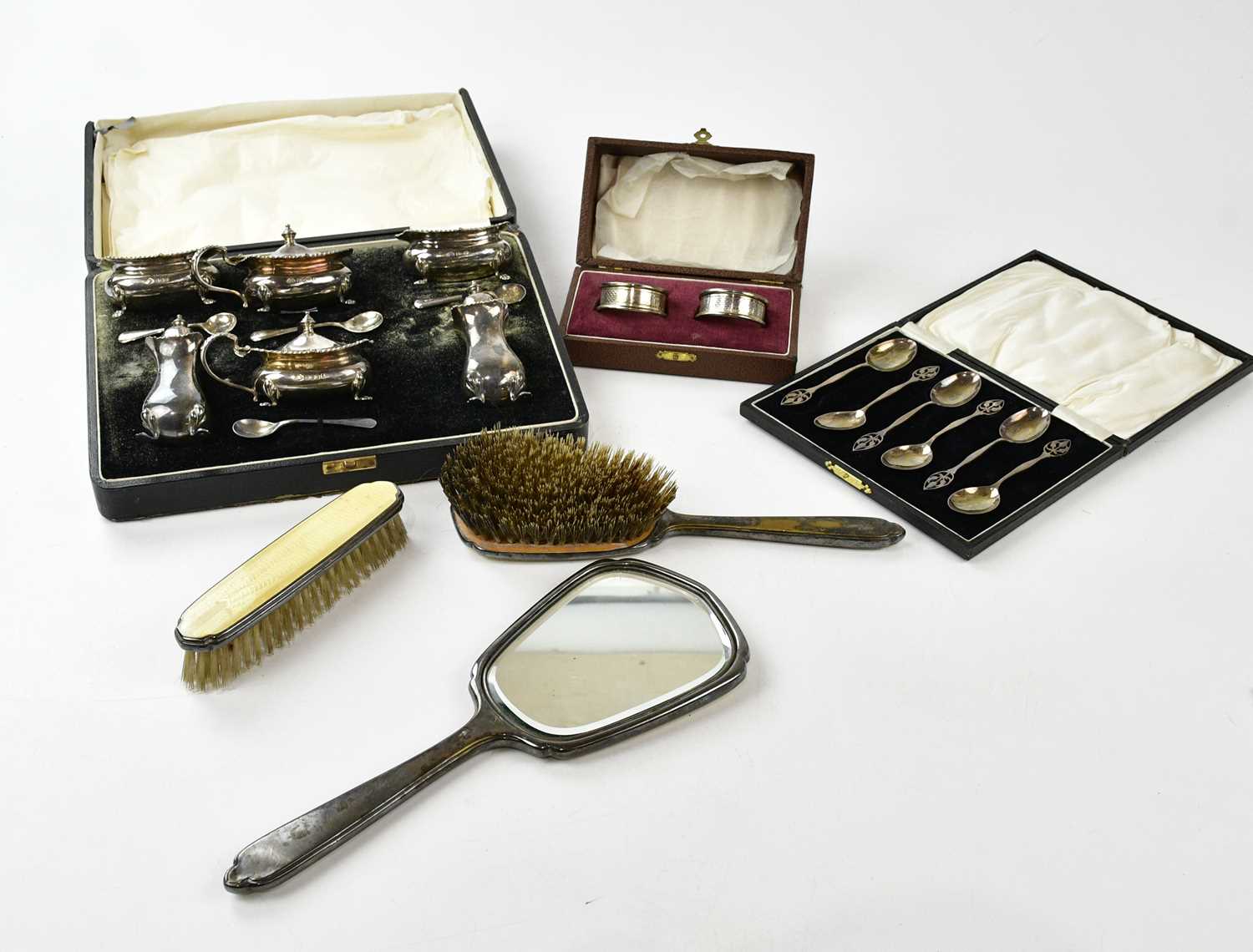 Image showcasing Lot 2359 - DOCKER & BURN LTD (probably); a cased set