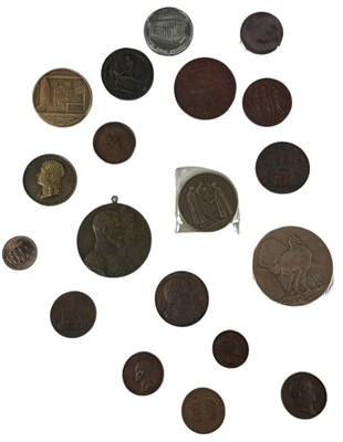 Lot 303 - A collection of eighteen assorted...