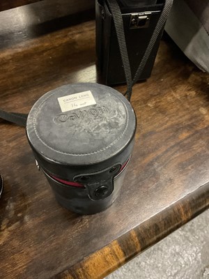 Lot 289 - A quantity of cameras, lenses and equipment...