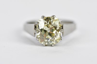 Lot 27 - A white metal diamond solitaire ring, the claw...
