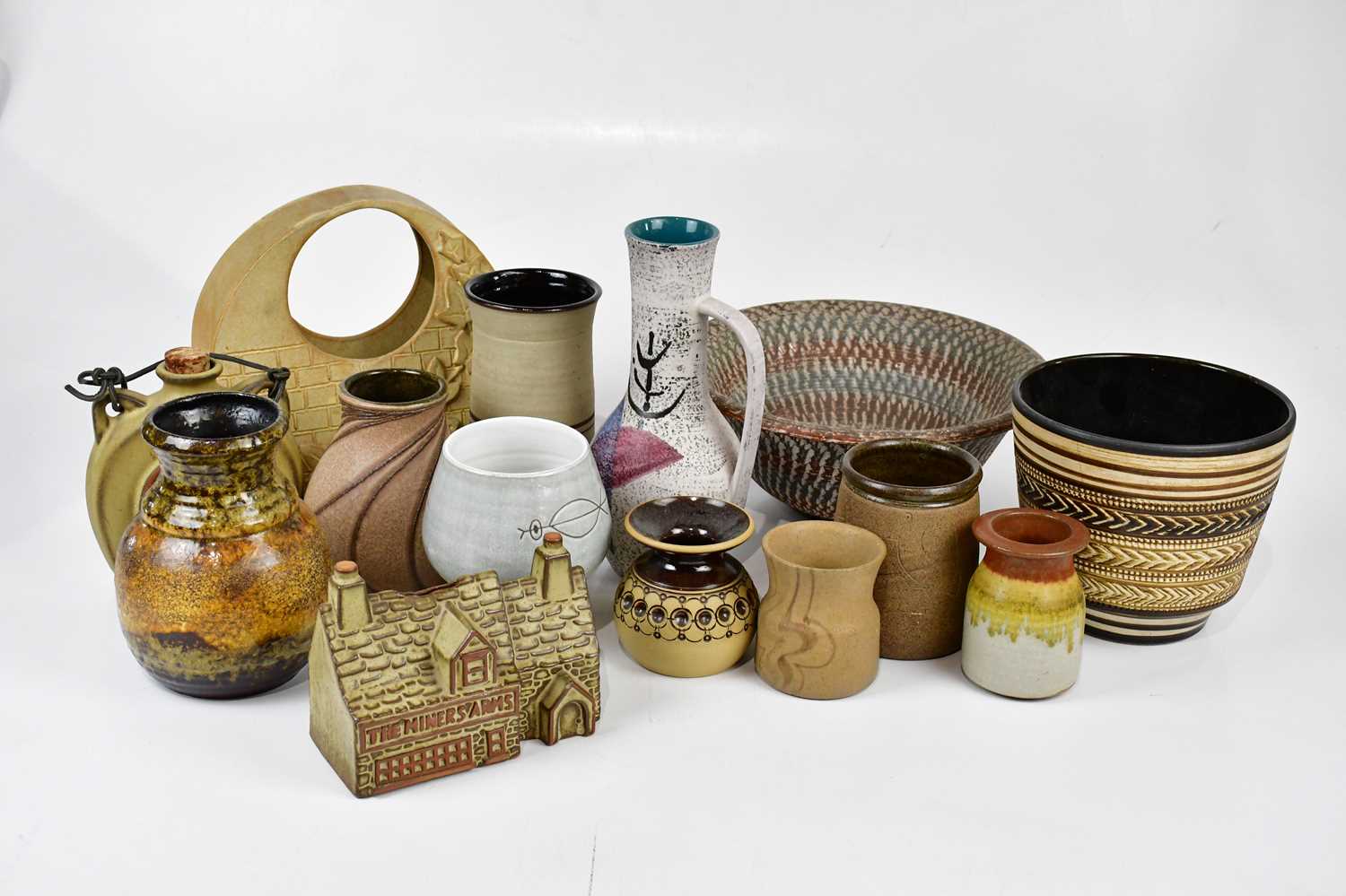 Lot 2665 An extensive collection of assorted studio