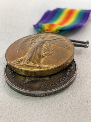 Lot 26 - A WWI medal pair awarded to 84237, Dvr. R....