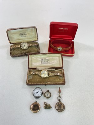 Lot 512 - A lady's vintage 9ct yellow gold cased...