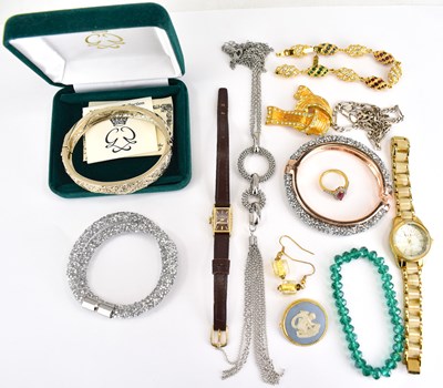 Lot 825 - A collection of mixed modern costume jewellery...