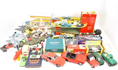 Lot 587 - A quantity of diecast vehicles, some boxed, to...