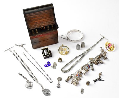 Lot 823 - A small quantity of jewellery, to include two...