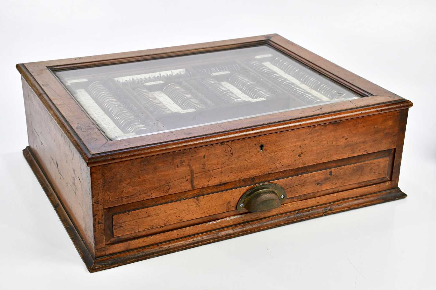 Lot 1255 - A Victorian boxed set of optician's lenses,