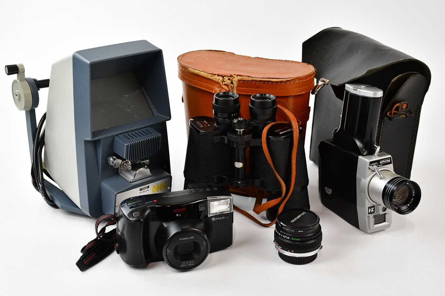 Lot 1488 - A vintage boxed Super-8 Editor Viewer, EE-Z1...