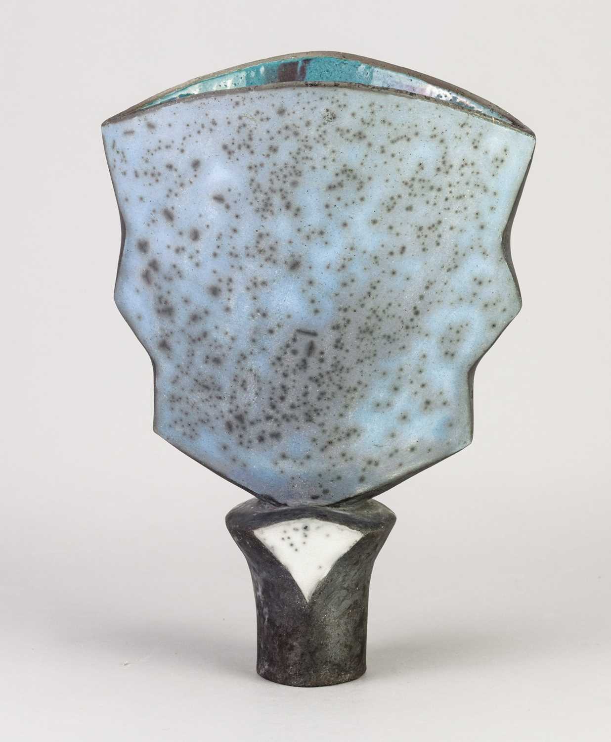 Lot 212 - ELIZABETH RAEBURN (born 1943); a raku spade...