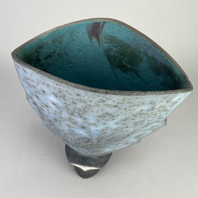 Lot 212 - ELIZABETH RAEBURN (born 1943); a raku spade...