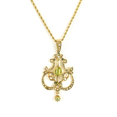 Lot 781 - A 9ct gold Edwardian style pendant with...