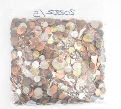 Lot 664A - A collection of UK and World coins, may...