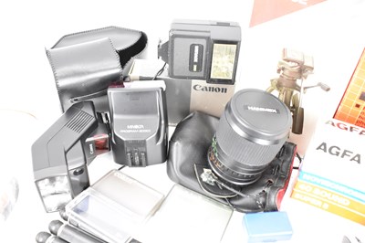 Lot 534 - Mixed camera equipment to include a Sigma UC...