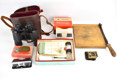 Lot 228 - A collectors' lot to include a leather cased...