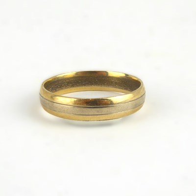 Lot 718 - A 9ct gold wedding band, size X, approx. 4.4g.