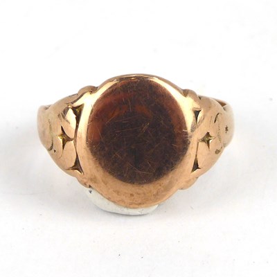 Lot 728 - A 9ct rose gold gentlemen's signet ring with...