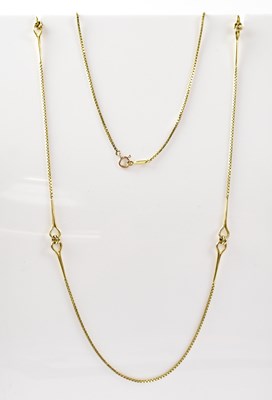 Lot 775 - A 9ct gold box link necklace with larger...