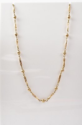 Lot 784 - A 9ct gold necklace with intermittent twist...