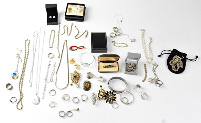 Lot 827 - A quantity of costume jewellery to include...