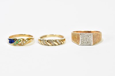 Lot 174 - A 9ct yellow gold pavé diamond set ring with...