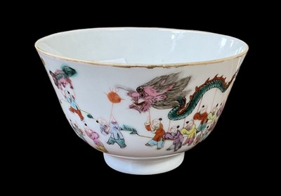 Lot 1155 - A Chinese porcelain tea bowl decorated with...