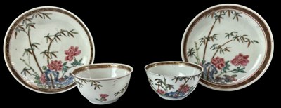 Lot 1086 - A pair of Chinese Yongzheng floral decorated...