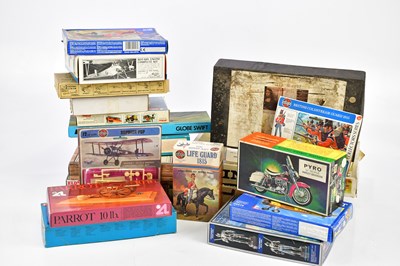 Lot 2633 - A collection of assorted model kits including...