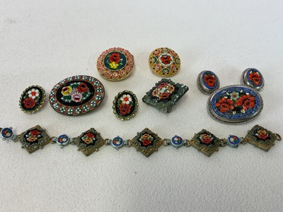 Lot 479 - A group of micromosiac jewellery, including...