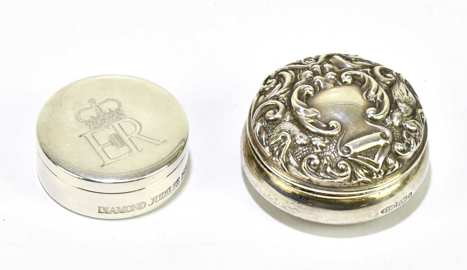 Lot 2529 - An Elizabeth II 2012 Diamond Jubilee pill box,...