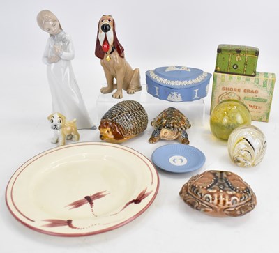 Lot 218 - Mixed ceramics and glass comprising a boxed...