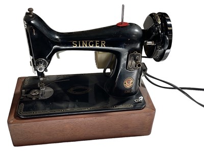 Lot 338 - A Singer 99K sewing machine with cover.