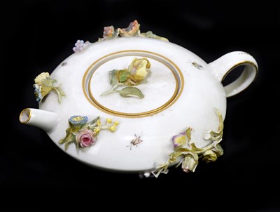 Lot 576 - MEISSEN; a 19th century floral encrusted...