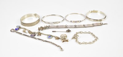 Lot 2536 - A small quantity of silver jewellery to...