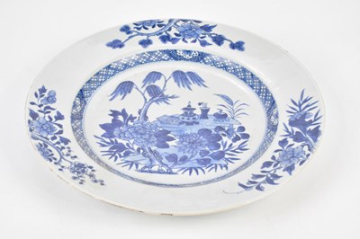 Lot 1225 - An 18th century Chinese Export blue and white...