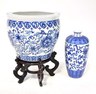 Lot 396 - A 20th century Chinese blue and white...