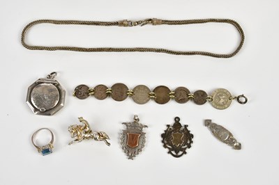 Lot 2532 - A small collection of silver jewellery to...