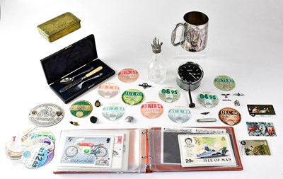 Lot 311 - A small mixed lot of collectors' items to...