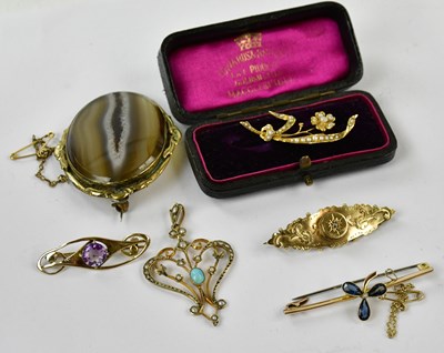 Lot 2512 - An Edwardian 9ct yellow gold seed pearl and...