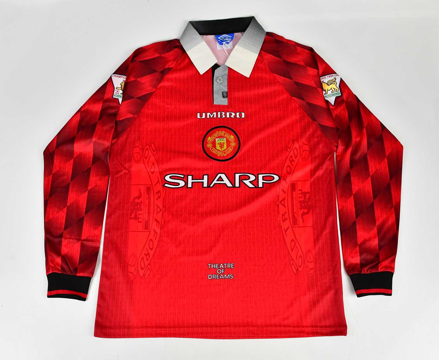 Lot 2694 - ERIC CANTONA; a signed 96/98 Manchester United...