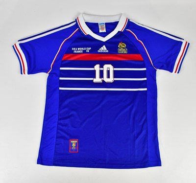 Lot 2679 - ZINEDINE ZIDANE; a signed 1998 France retro...