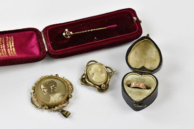 Lot 2520 - A Victorian yellow metal child's ring with...