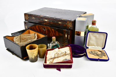 Lot 2551 - A quantity of assorted costume jewellery...