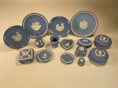 Lot 309 - WEDGWOOD; a collection of blue and white...